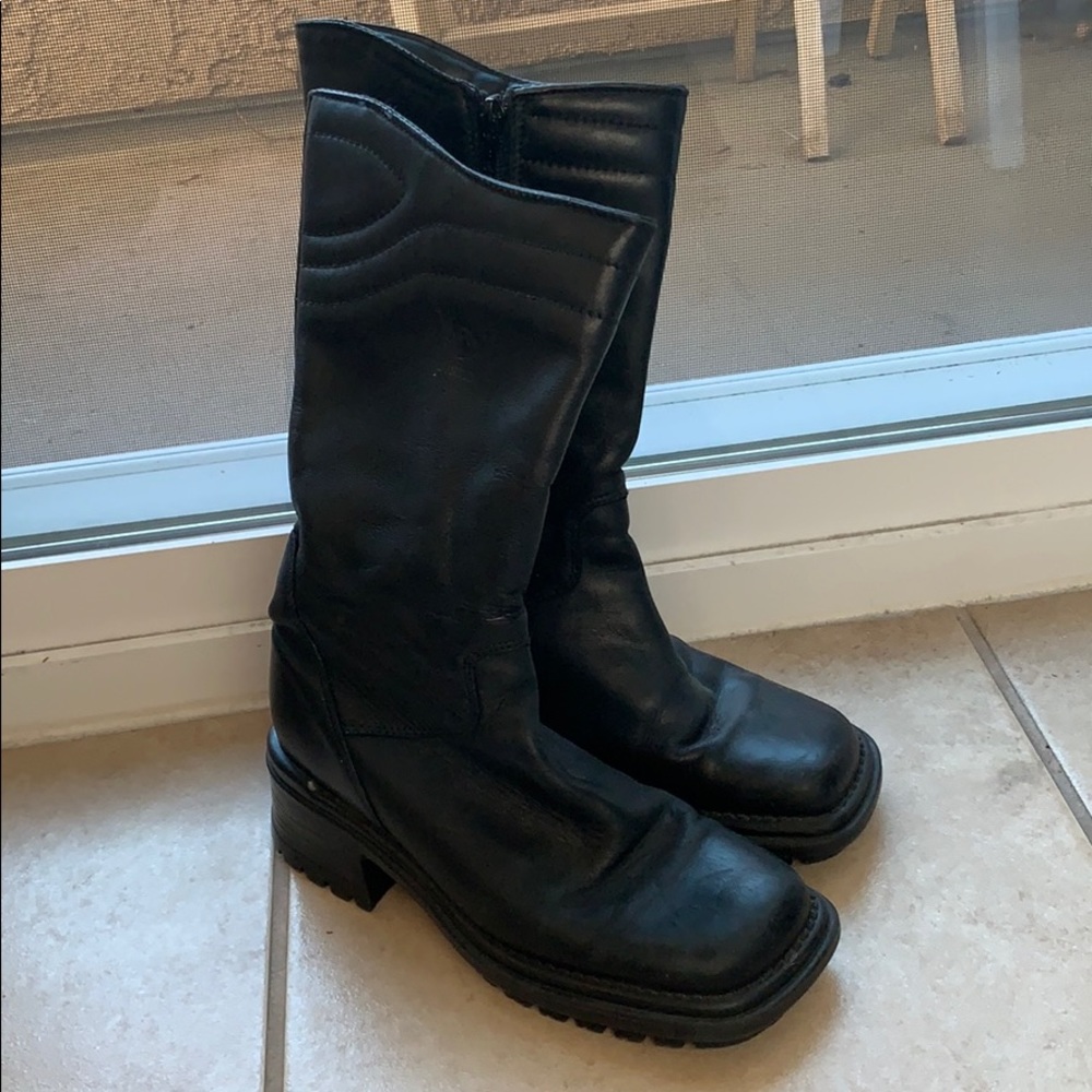Blonde waterproof boots